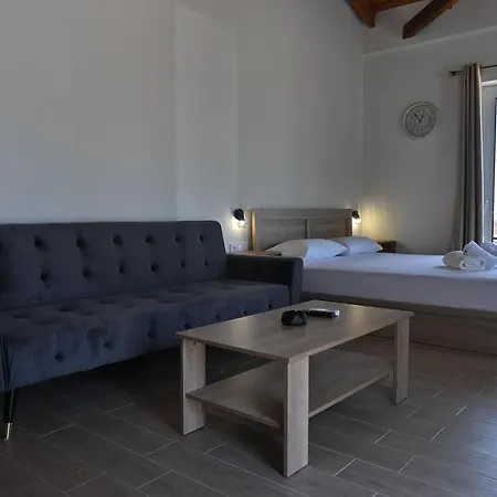 Lithino Rooms Kalamata Esterno foto