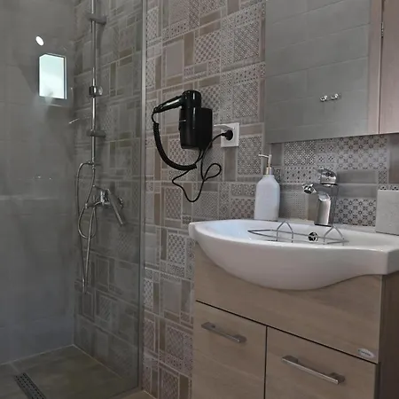 Lithino Rooms Kalamata Esterno foto
